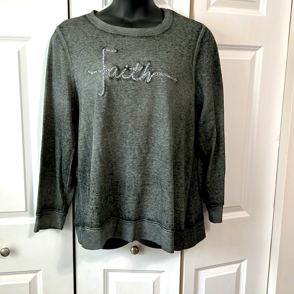 Gray Lane Bryant graphic sweatshirt in size gray I8/20